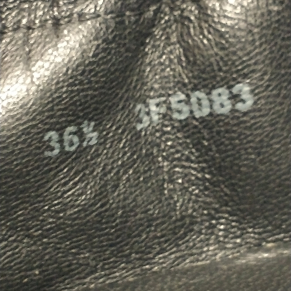 π― Authentic PRADA Black Patent Women's Flats - Picture 10 of 12